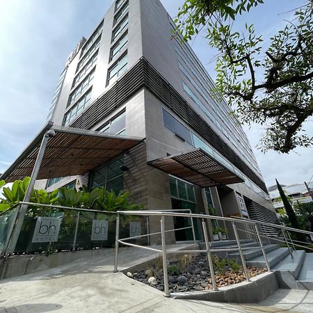 Hotel Bh El Poblado Medellin Exterior photo
