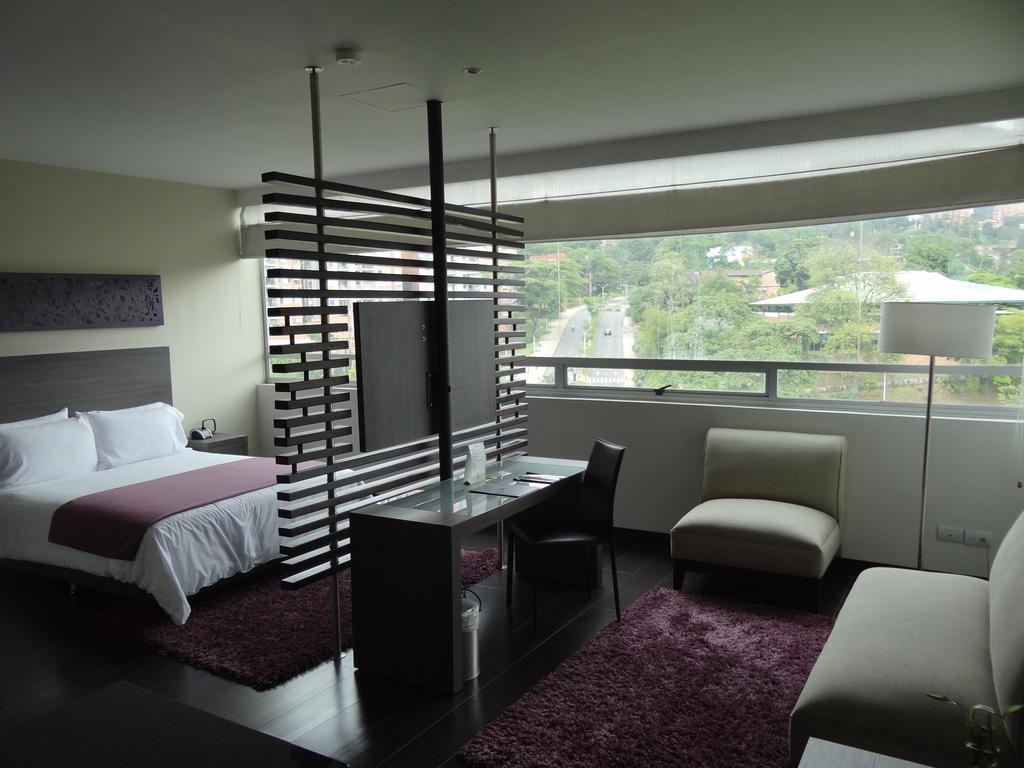 Hotel Bh El Poblado Medellin Exterior photo
