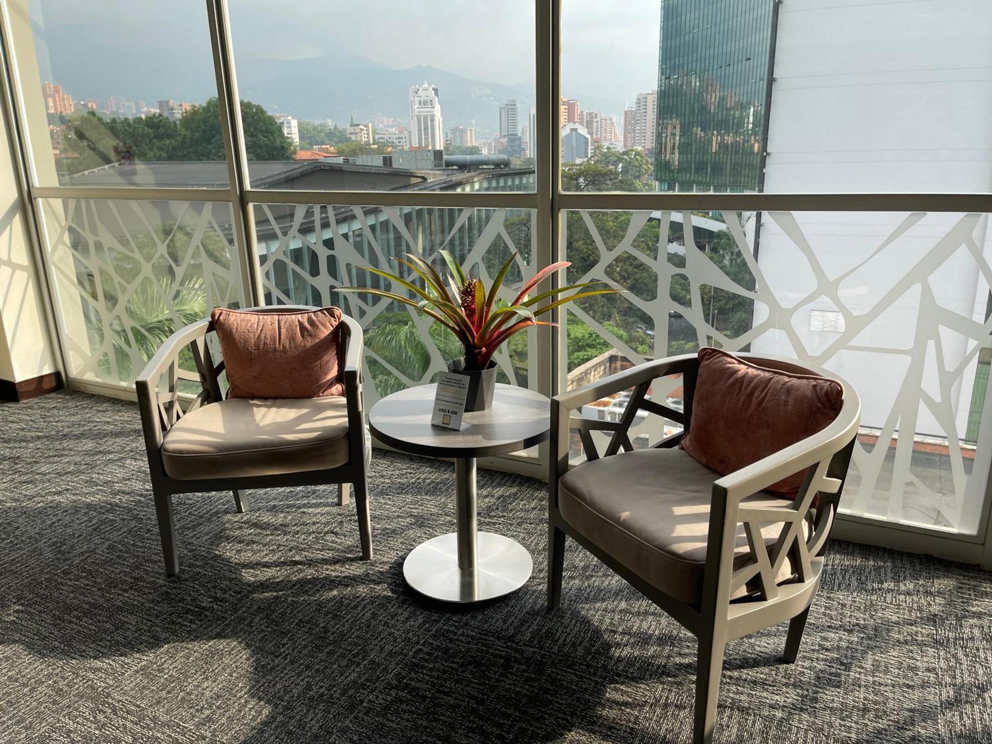 Hotel Bh El Poblado Medellin Exterior photo